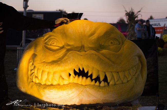 creepy pumpkin carving - Maul engraphy Harphoto.org