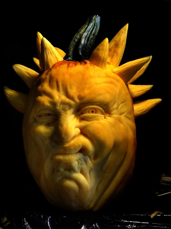 18 Amazing Creepy Pumpkin Carvings