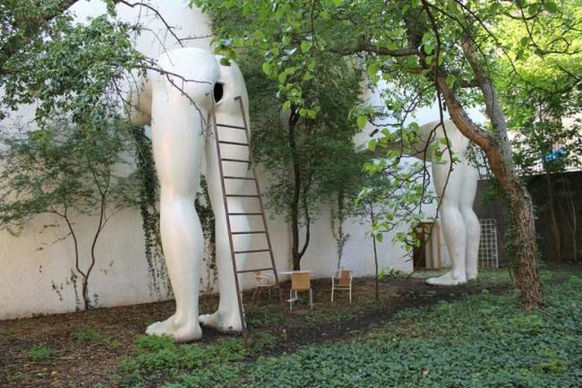These 15 Bizarre Statues Are Oddly Amazing