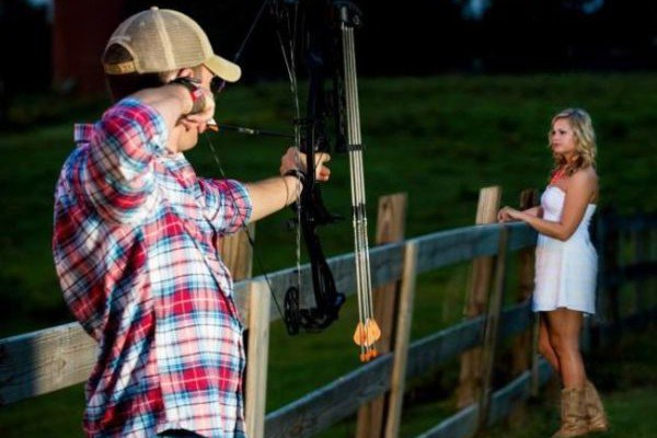25 weird engagement photos