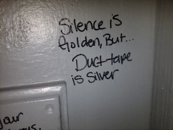 31 Perfect Bits of Bathroom Graffiti