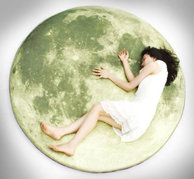 pillow moon