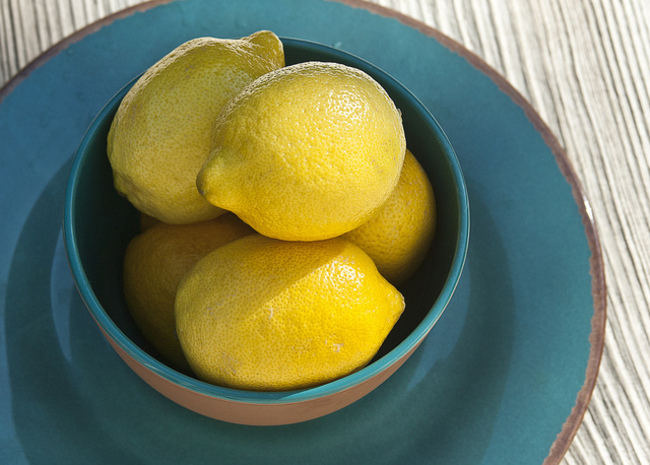 Poke your lemons. For recipes that just require a bit of lemon juice, puncture the rind with a toothpick and gently squeeze out what you need. Then cover the hole with a piece of tape and store the still-fresh lemon in the fridge for later use.