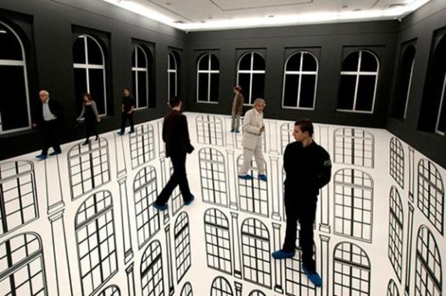 This 3D painted room seems to contain a massive drop. Only the brave dare walk on it.