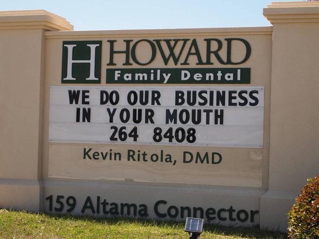 29 Business Signs That Are Utter Disasters