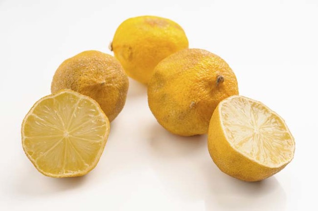 If you have a lemon that's going bad, cut it in half and put it in your trash bin to beat bad odors.