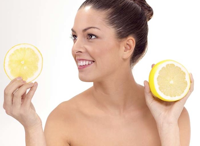 Mix up a teaspoon of lemon juice and a cup of water. Use it to rinse your hair for extra shiny locks.