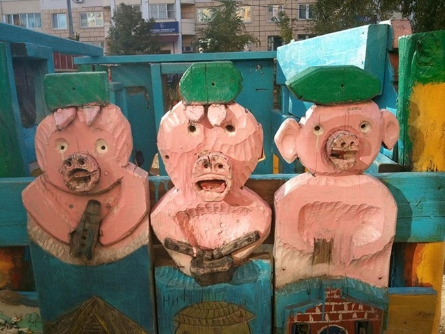 creepy playground russia