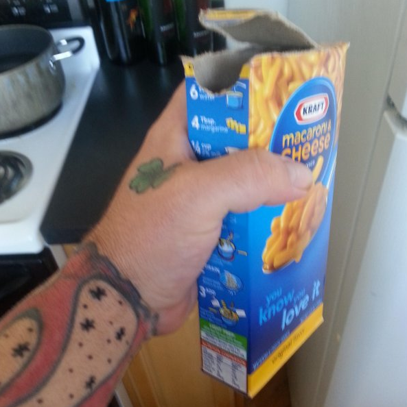 This dude whose Mac & Cheese box opened correctly.