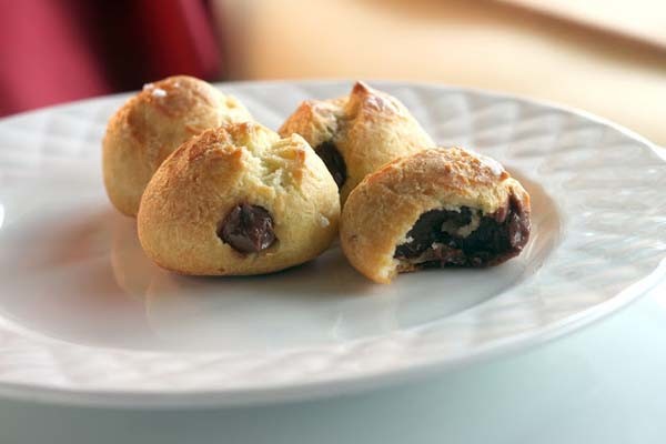 The sweet spread makes a great filling for puff pastries.