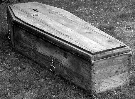 In 1885, a man received a letter from his brother in the mail. However, his brother had been dead for 13 years... The letter mentioned that his brother was mentally ill and would soon be coming to visit. When the man dug up his brother's coffin, he found it completely empty.