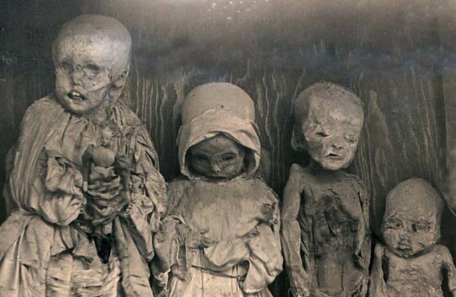 creepy vintage mummies of guanajuato