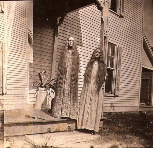 creepy vintage slipshod sisters