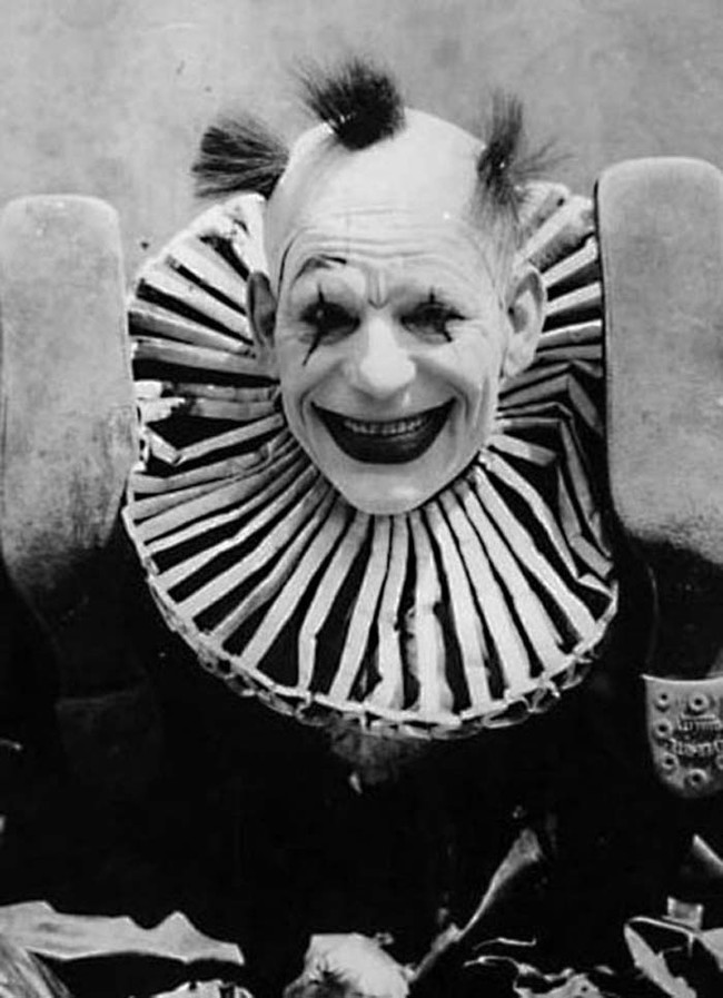 creepy vintage lon chaney clown