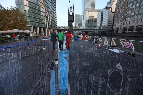 The world’s largest 3D painting is located at the Canary Wharf in London. The entire piece measures in excess of 12,000 square feet.