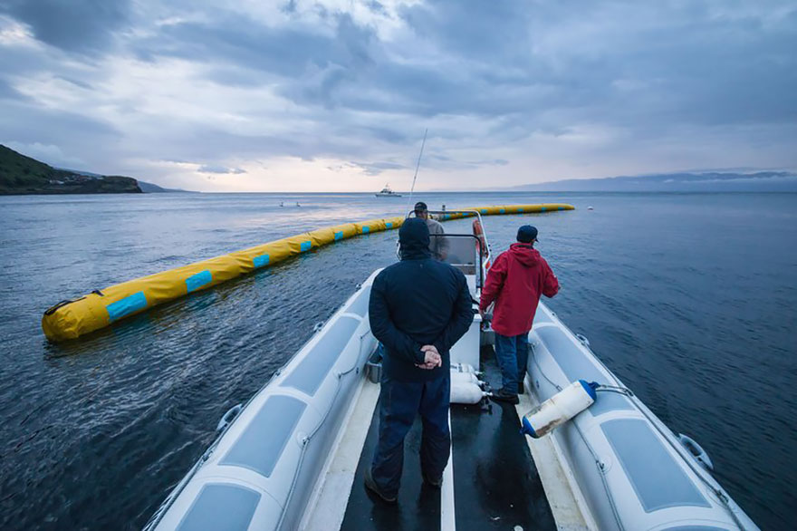 His goal is to eventually build a 100km floating array that could collect 70,320,000kg of plastic waste over 10 years