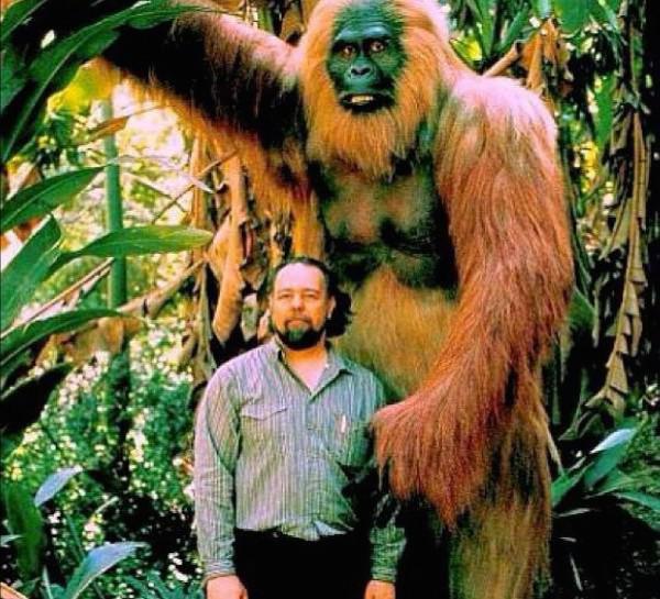 Gigantopithecus:
What amounts to a real world big foot or Yeti it was super strong and twice the size of the silverback gorilla.