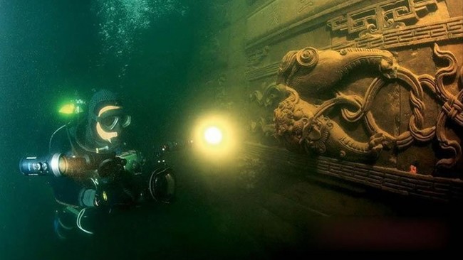 An Ancient City: No, I'm not talking about Atlantis. I'm talking about an underwater city in China's Qiandao Lake. What's unique about this submerged city is that it just recently took the plunge. That's because the lake in which it lives was created by a construction company.