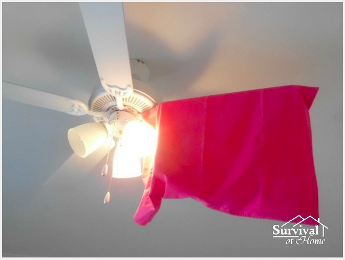 Clean your fan with a pillowcase