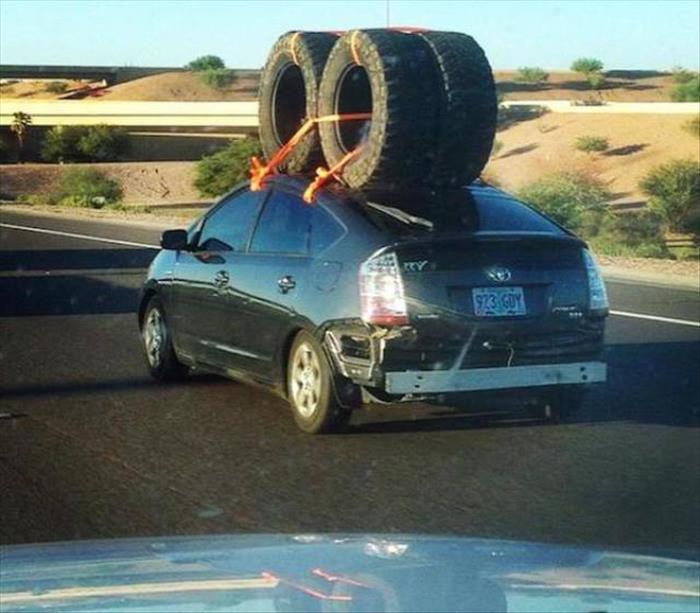 27 funny things spotted while driving