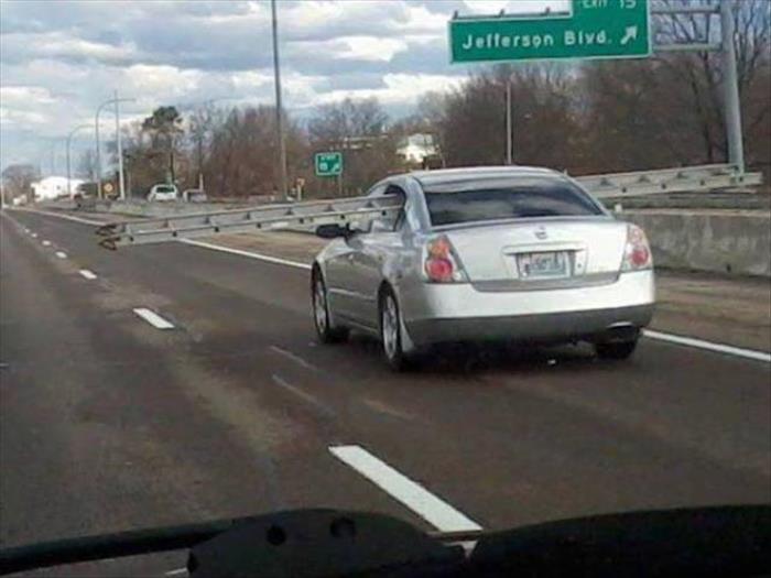 27 funny things spotted while driving