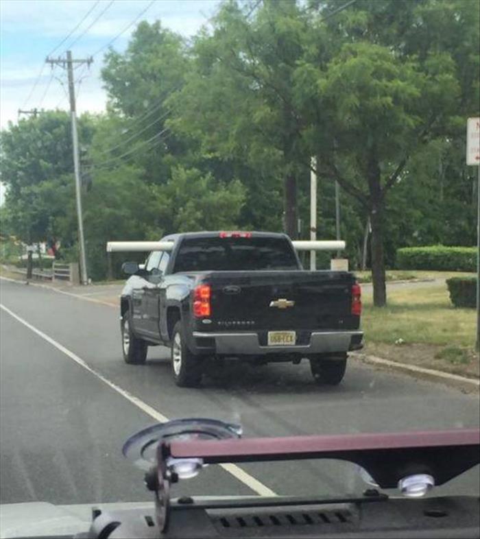 27 funny things spotted while driving