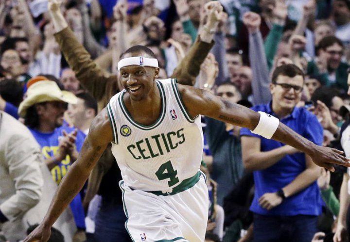 Jason Terry : “The JET” takes the term ‘know your enemy’ to an extreme. The night before every game, Terry sleeps in his upcoming opponents’ shorts.