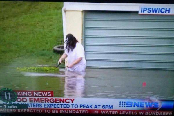 fuck the floods - Ipswich King News Sod Emergency 1 minATERS Expected To Peak At 6PM Sner Aberg Expected To Be Inundated Water Levels In Bundaber