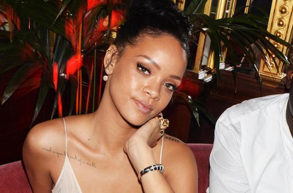 Rihanna: In 2009, Rihanna’s fortune diminished from $11 million to just $2 million. Her accountant was to blame and now Rihanna is doing just fine with a net worth around $85 million.