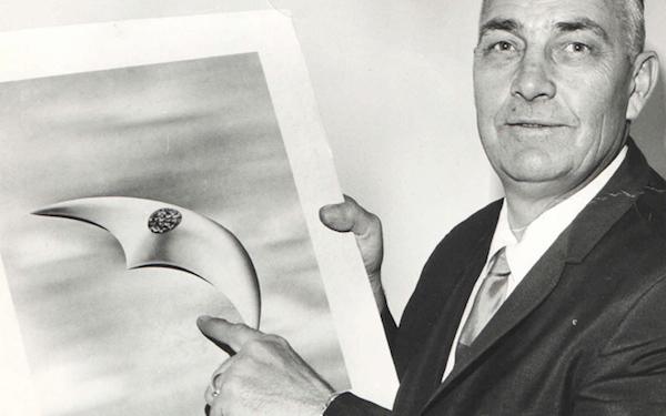 Kenneth Arnold Case, 1947: Kenneth Arnold claimed in 1947 that he had seen nine flying saucers flying in a chain near Mt. Rainier, Washington. This was the first time that the phrase ‘Flying Saucer’ was coined.