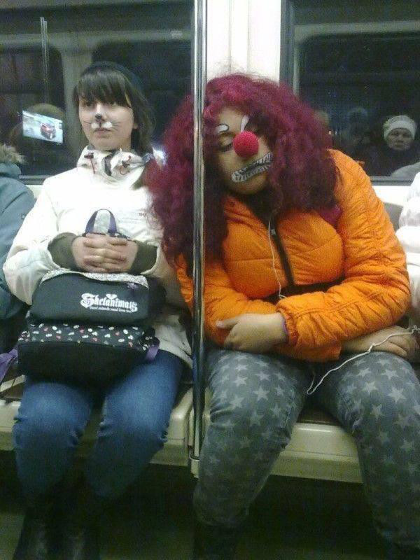 26 awkward fashions from the Russian metro