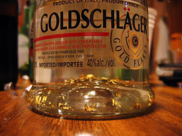 Goldschlager does not contain flakes of gold.
One of the more bizarre myths is that Goldschlager contains little gold flakes because they cut your throat on the way down causing the alcohol to be absorbed quicker and leading you to get drunk faster. This is entirely untrue.