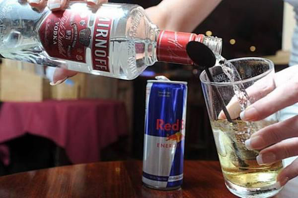 Combining energy drinks with alcohol doesn't make you drunker.
Turns out this combination just energizes you (shocking), which makes you feel as if you’re drunker than you are.