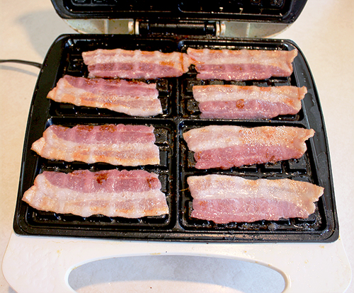 Cook perfectly straight bacon in the waffle maker