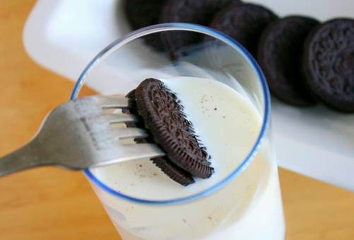 Make dipping your Oreos way easier.