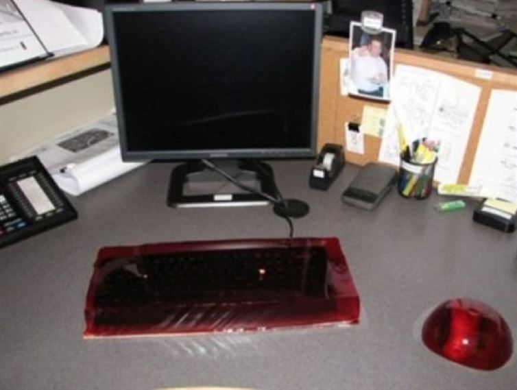19 Ruthless Pranks That Ruined Someone’s Day