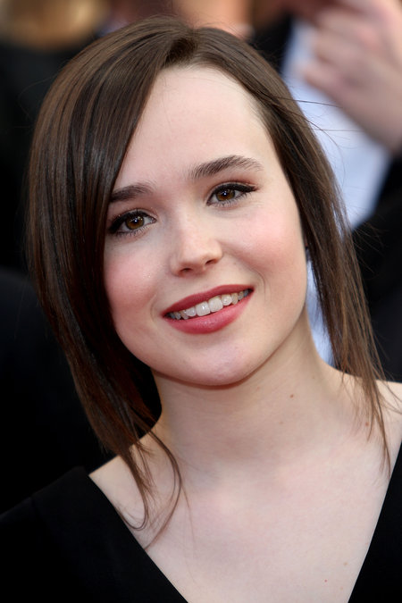 Actress Ellen Page has been repeatedly threatened by a stalker on Twitter. Messages such as, "I'm going to murder Ellen Page. She's dead." and "Ellen Page if you continue to date Alexander [Skarsgard] I will K-1-L-L you in public in then next year ... Be it in a club, in a restaurant, or when you're signing autographs," appeared on Twitter in August of 2012, leading Page to take out a restraining order and skip the premier of her newest movie. Authorities have received a search warrant and are actively seeking the source of the death threats.