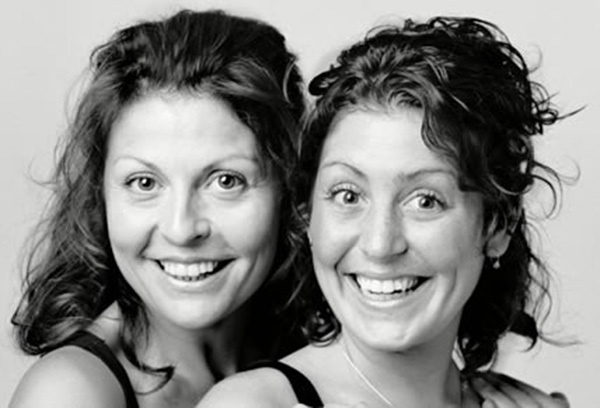 15 Total Strangers Who Look Like Identical Twins