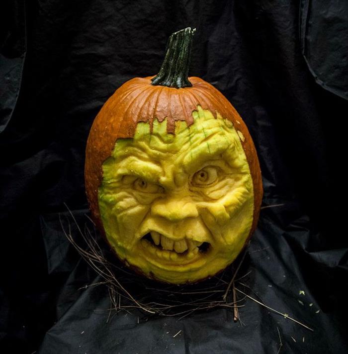 16 mind-blowing pumpkin carvings