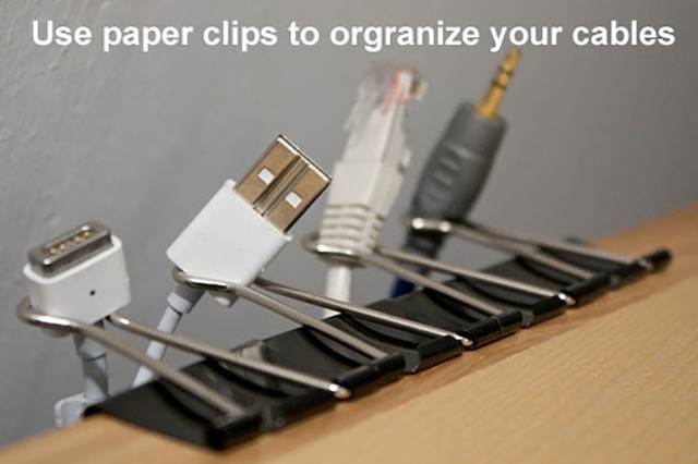 life hacks - Use paper clips to orgranize your cables