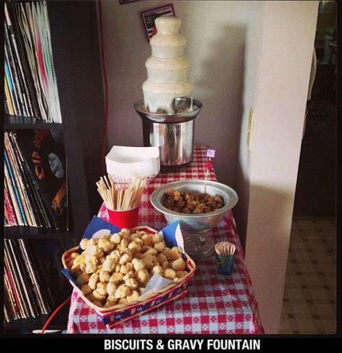 biscuits and gravy fountain - Oo88 Biscuits & Gravy Fountain