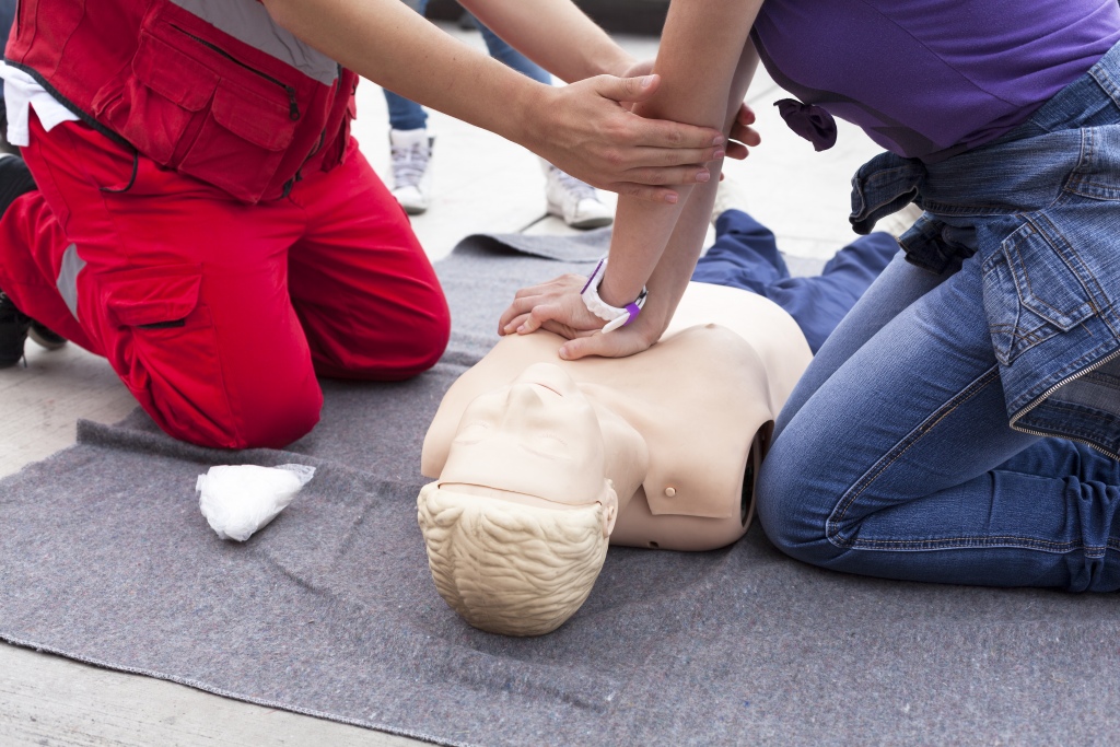 First aid training is mandatory in Germany if you wish to obtain a driver’s licence, and every vehicle has to carry a first aid kit.