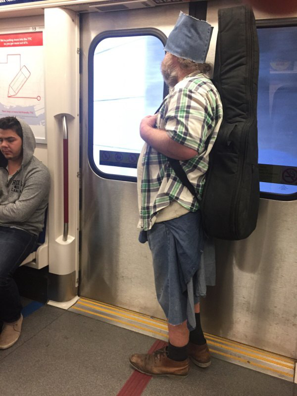 30 things spotted on the subway - Gallery | eBaum's World