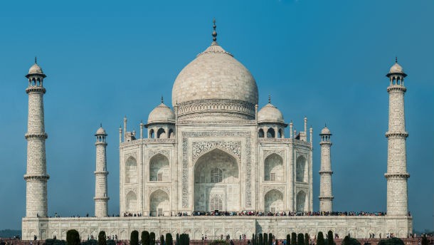The Taj Mahal is one of the greatest monuments in the world and in September it was all over the news. A Japanese tourist lost his life there while taking a selfie. According to an eyewitness, the victim was on the steps when he slipped and fell. Police reportedly said he lost consciousness immediately after the fall and died of head injuries at the hospital.