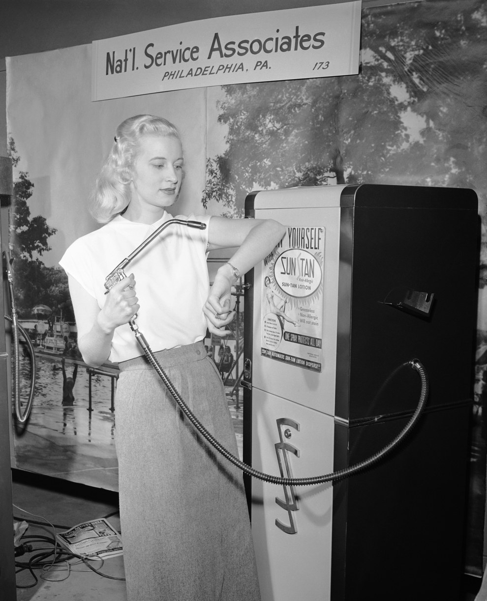 A dime could get you a 30 second spray tan from a vending machine in 1949.