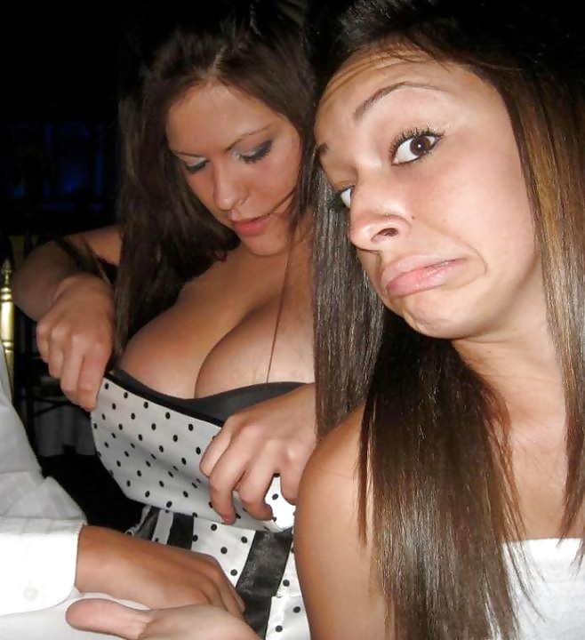 25 Friends With A Case Of "Breast Envy"