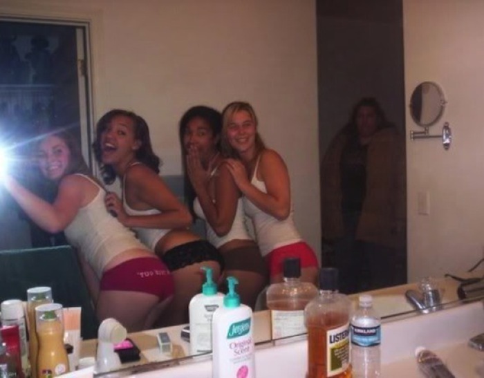 23 Entertaining Examples of When Sexy Selfies Fail