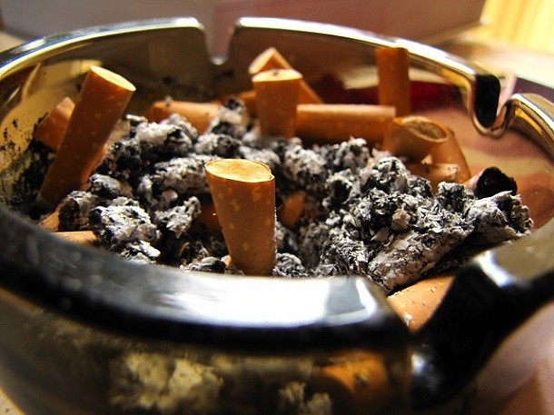 If you don’t like the smell of cigarettes but will be having some smokers to your place for a shindig, this creative use of a household item is for you. Simply fill an ashtray or an old can with kitty litter. The particles will pick up any smell of an extinguished cigarette, keeping it from lingering in your house.