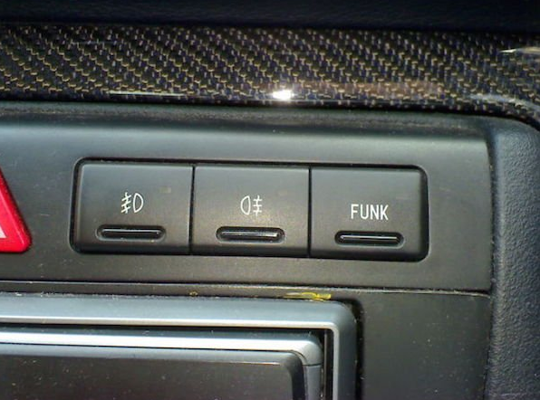 mystery button family car - Funk