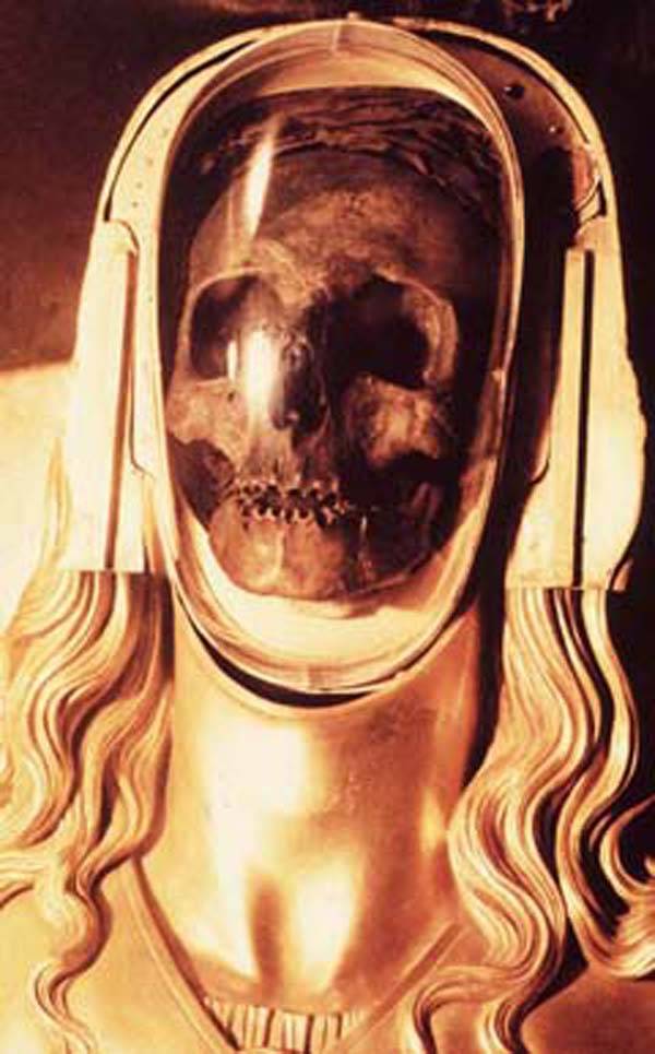 The skull of Mary Magdalene in the Basilica Crypt, St Maximin la Saint Baume, France. Let’s keep this tale of the crypt untold for now – too scary.